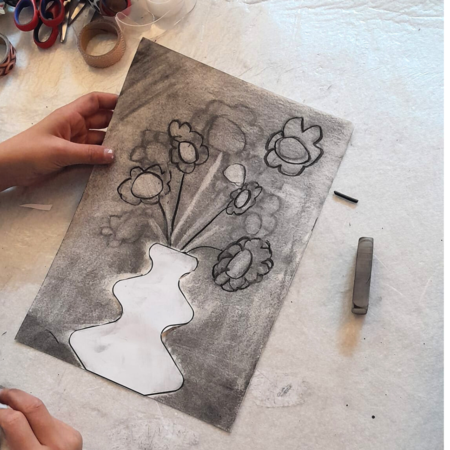 Atelier fleurs au fusain 2024